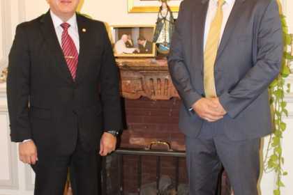 Среща на посланик Михайлов с временно управляващия на Посолството на Парагвай в Аржентина Хуан Рамон Кано Монтаниа